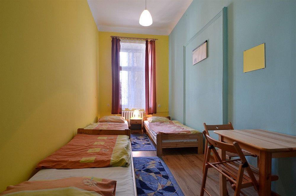 Old Town Luxe Retreat - King Bed - Steps To Main Square Apartamento Cracóvia Exterior foto