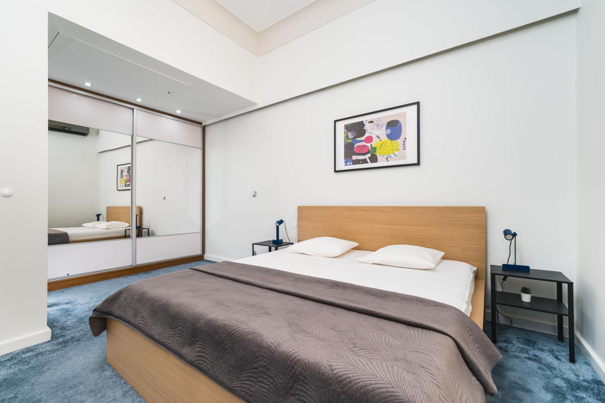 Old Town Luxe Retreat - King Bed - Steps To Main Square Apartamento Cracóvia Exterior foto