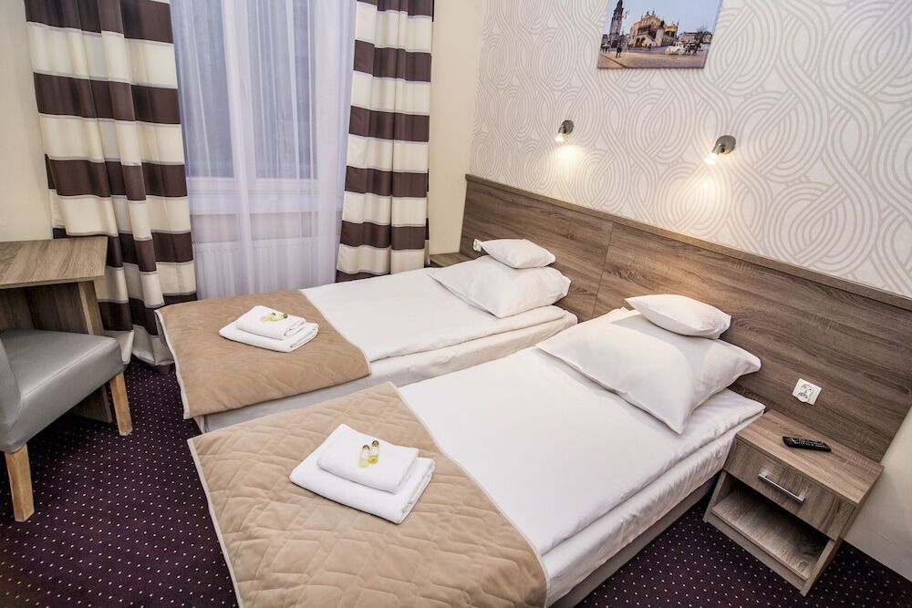 Old Town Luxe Retreat - King Bed - Steps To Main Square Apartamento Cracóvia Exterior foto